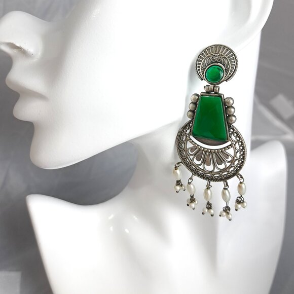 Gorgeous Emerald Cascade Earrings - Picture 3 of 4